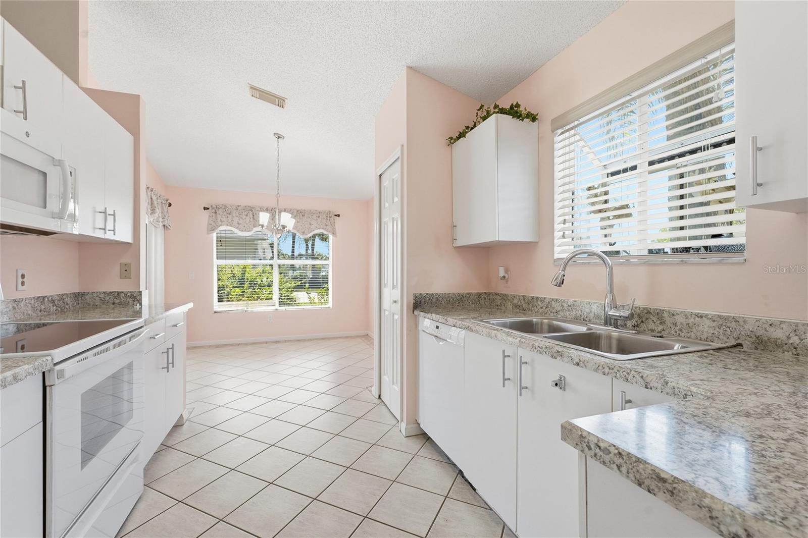 Image 10 of 47 For 5930 Foxtail Way