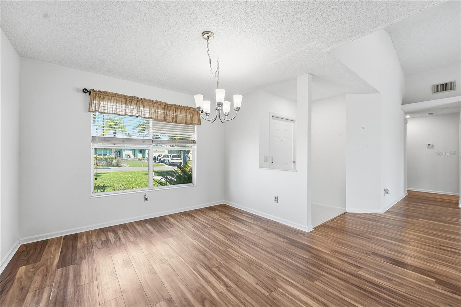 Image 13 of 47 For 5930 Foxtail Way