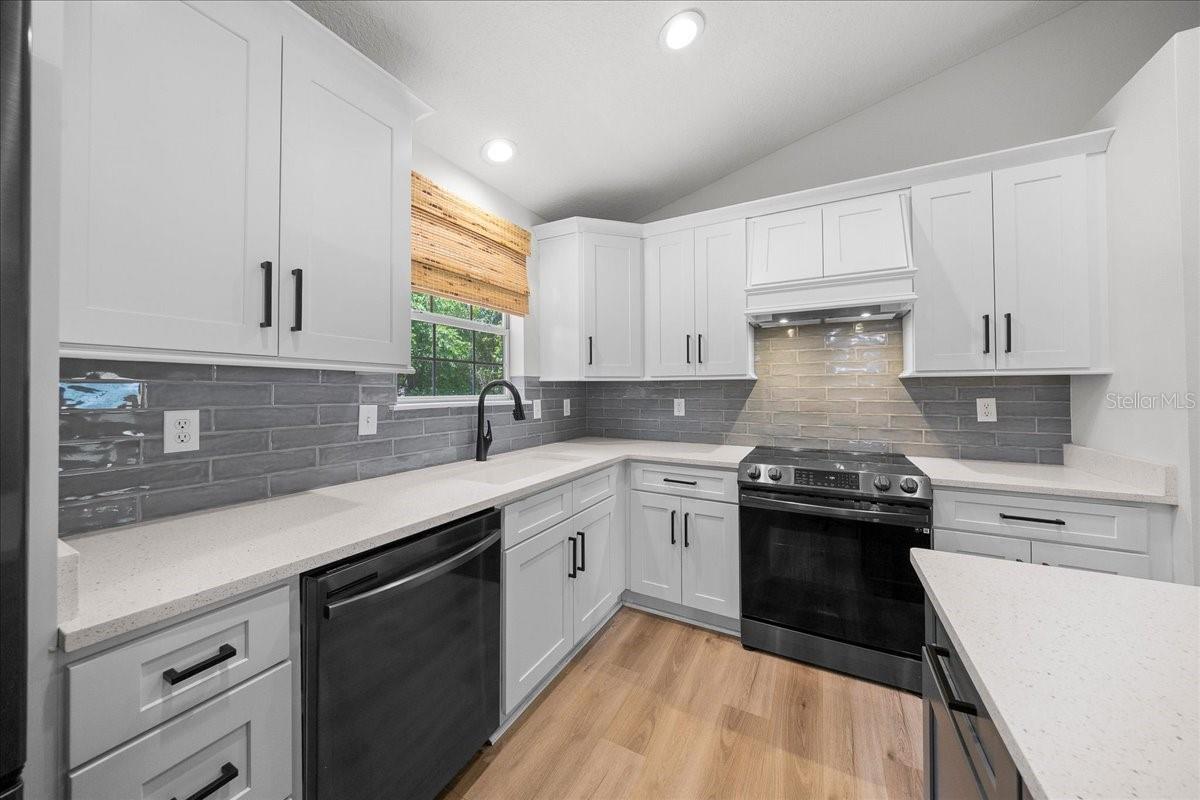 Image 20 of 34 For 5214 113th Place