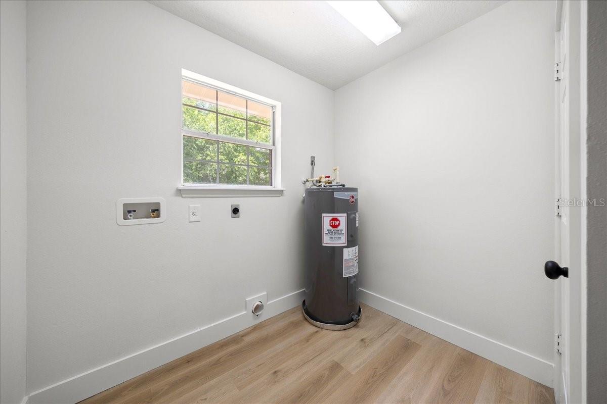 Image 22 of 34 For 5214 113th Place