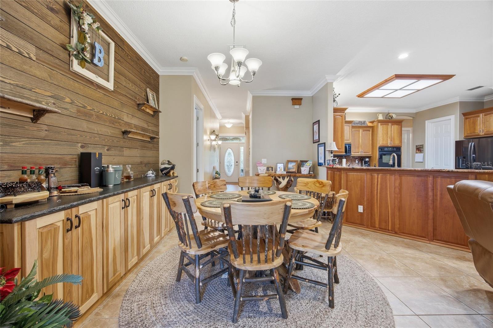 Image 14 of 58 For 10645 Parkway Drive