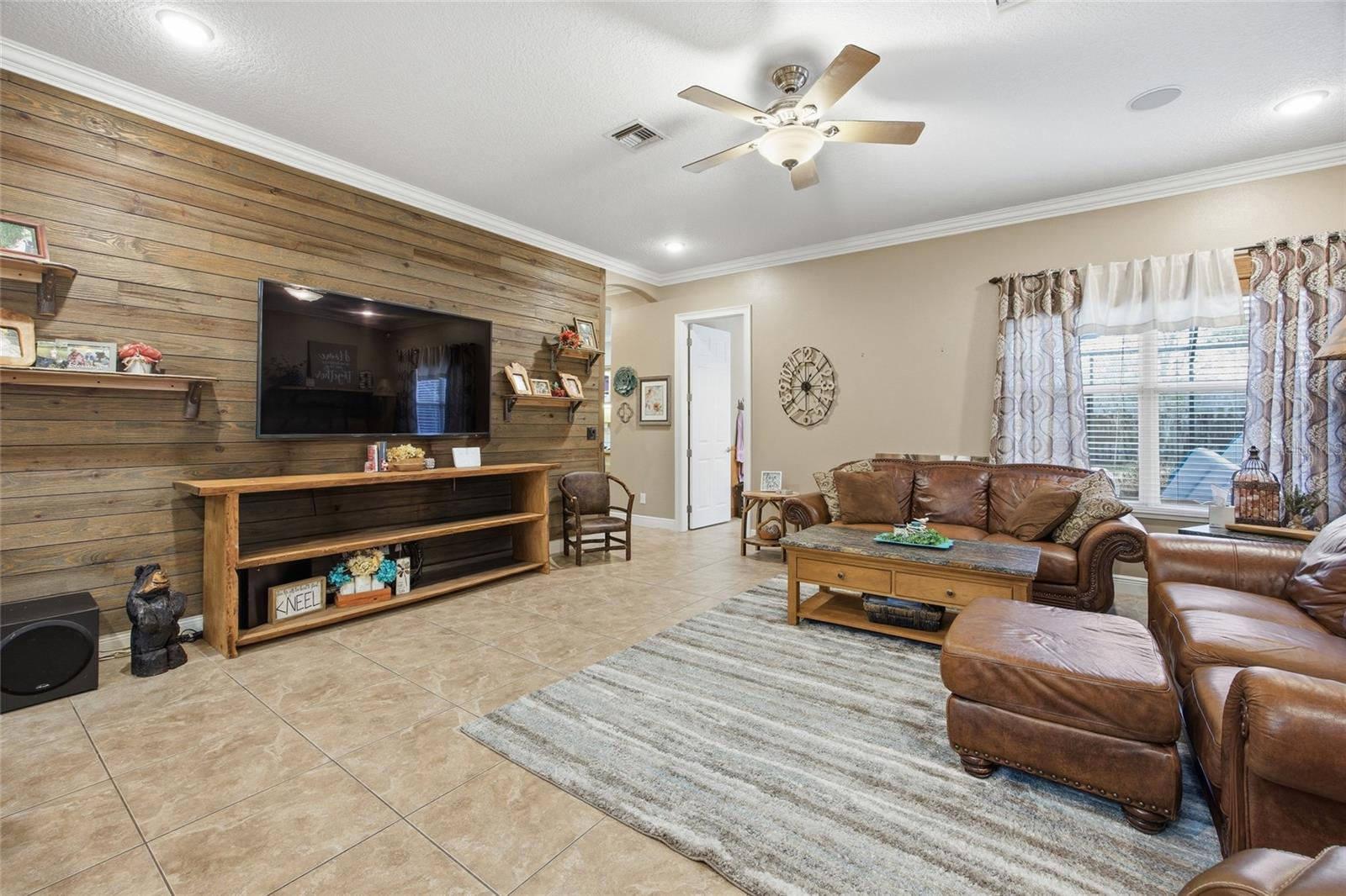 Image 16 of 58 For 10645 Parkway Drive