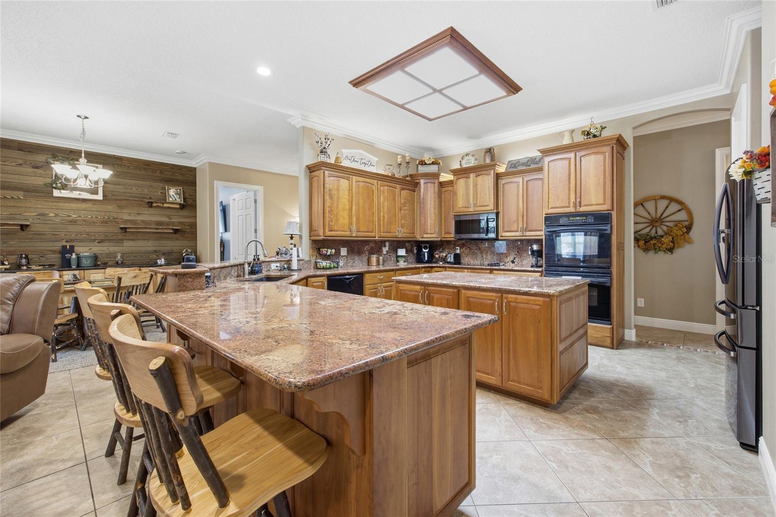 Image 18 of 58 For 10645 Parkway Drive