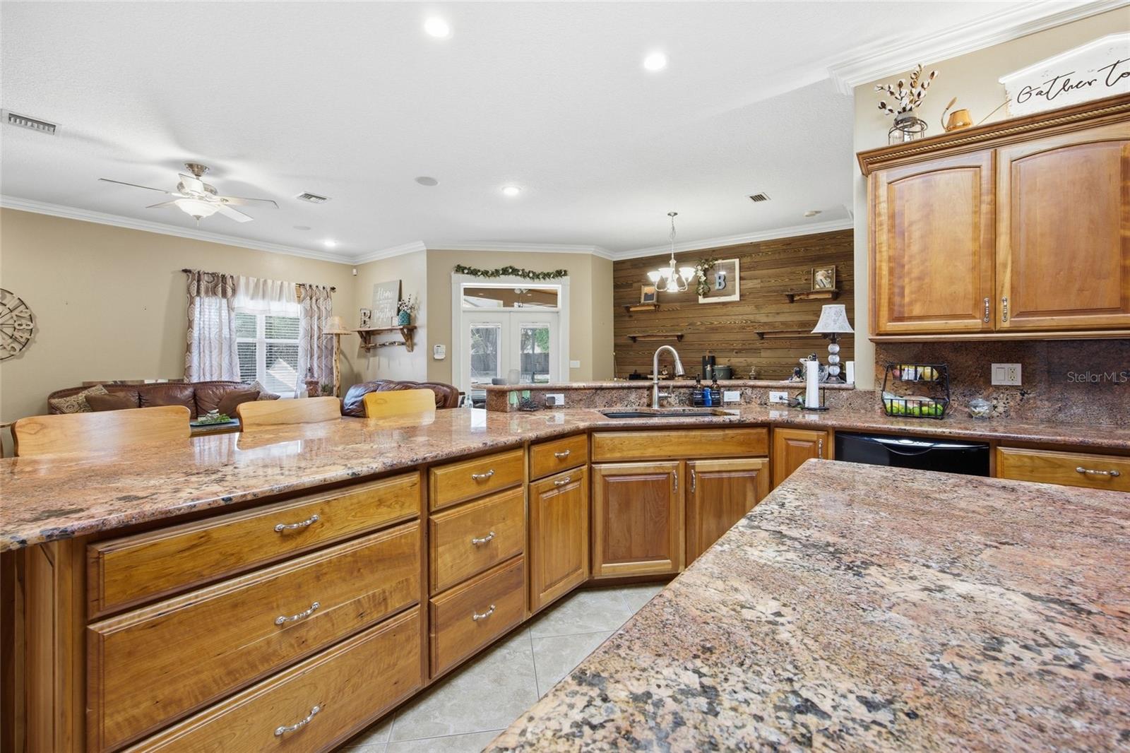 Image 19 of 58 For 10645 Parkway Drive