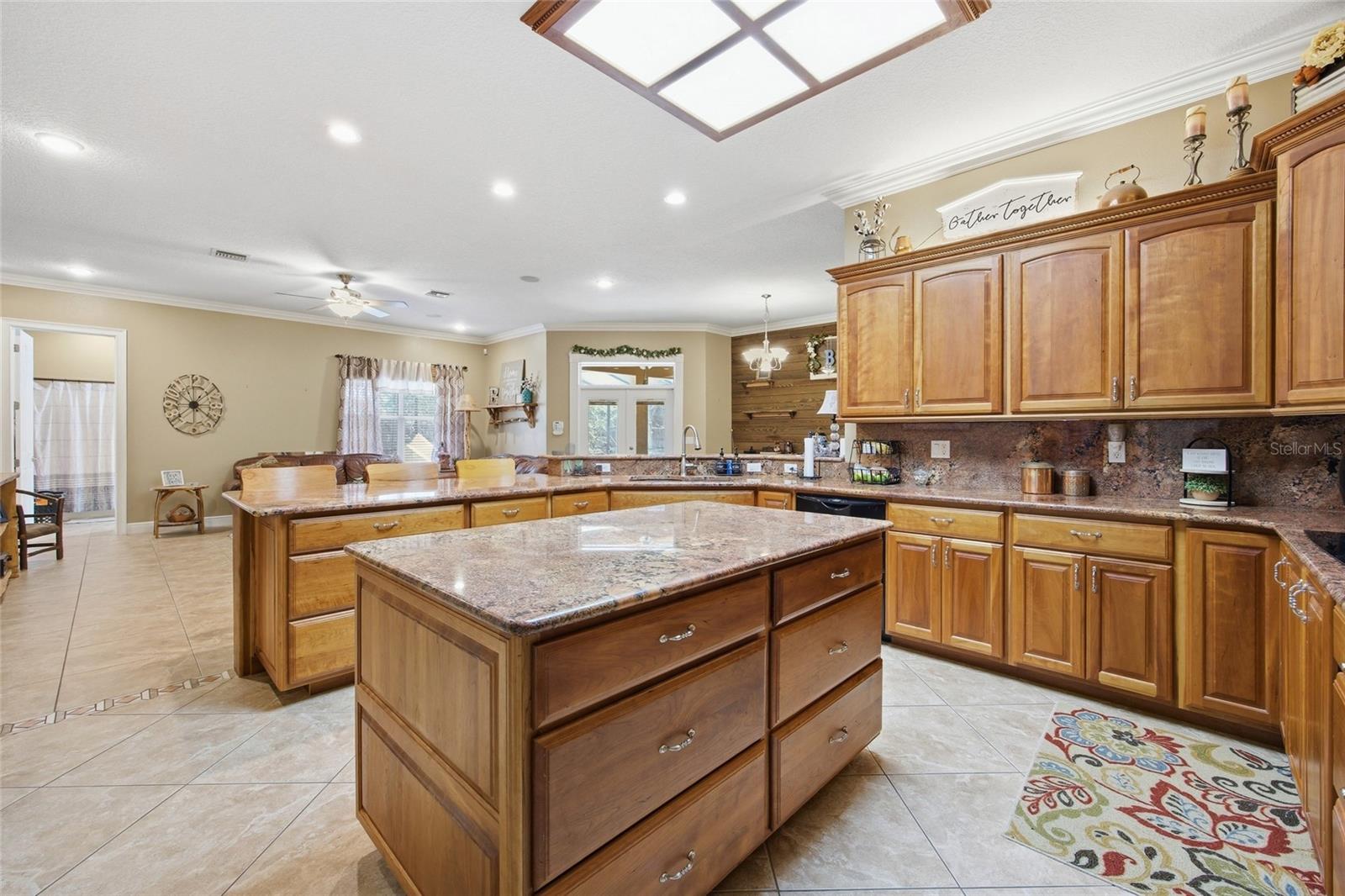 Image 22 of 58 For 10645 Parkway Drive