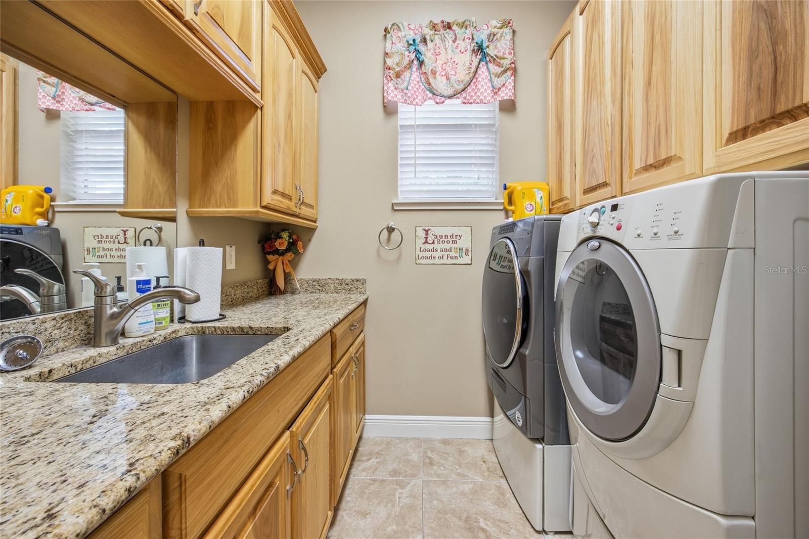 Image 27 of 58 For 10645 Parkway Drive