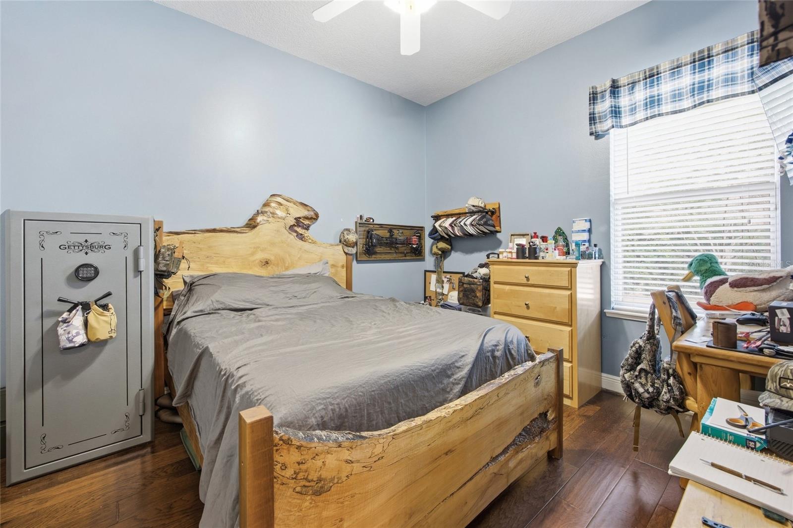 Image 28 of 58 For 10645 Parkway Drive