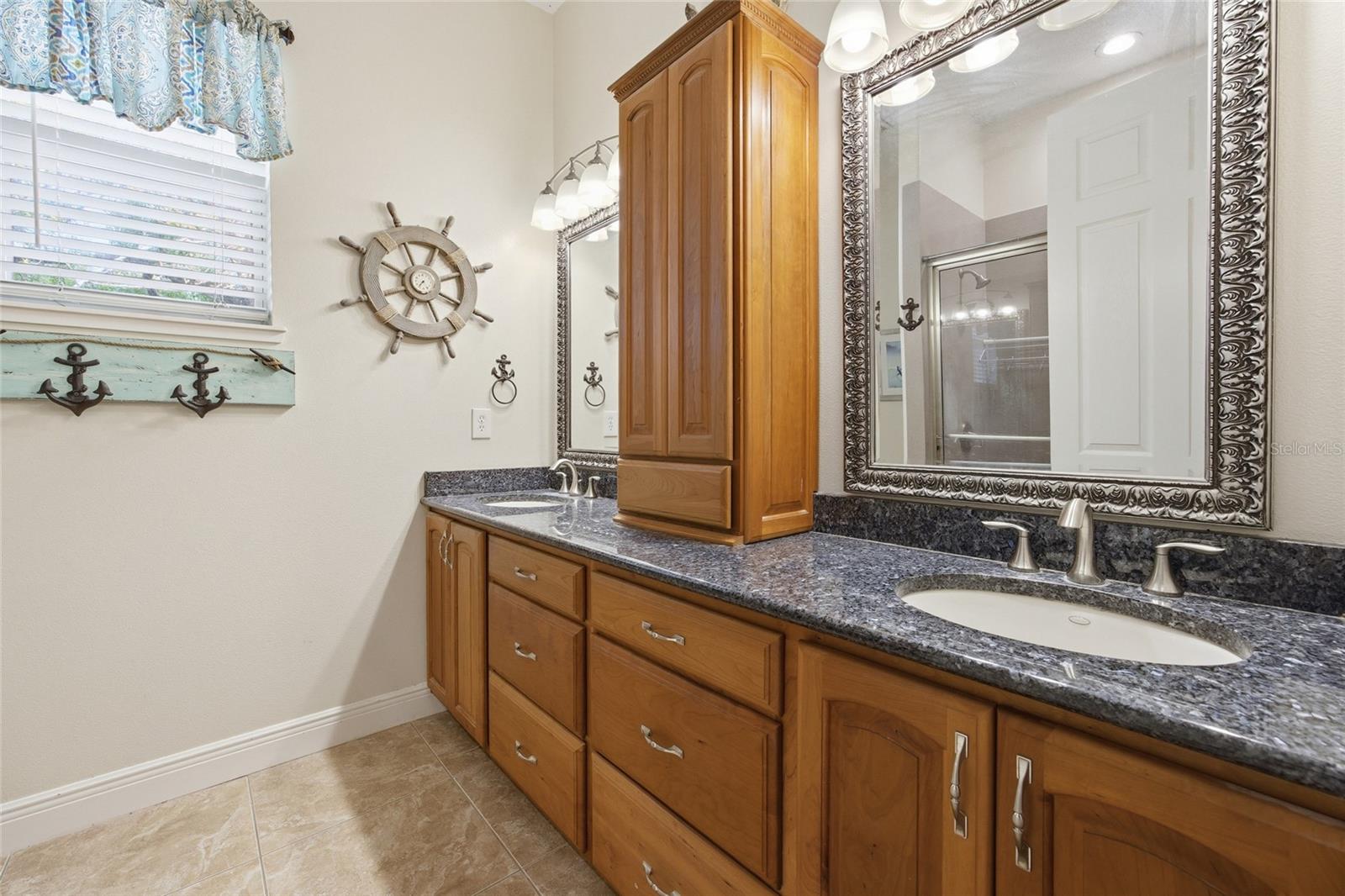 Image 31 of 58 For 10645 Parkway Drive