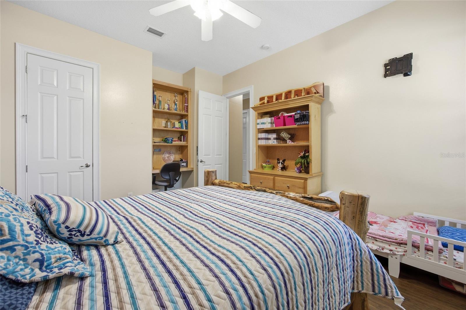 Image 34 of 58 For 10645 Parkway Drive