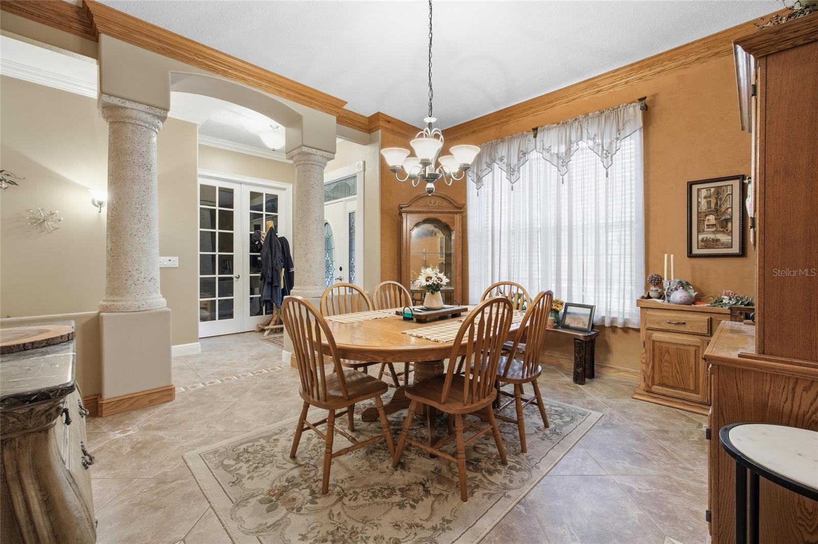 Image 8 of 58 For 10645 Parkway Drive