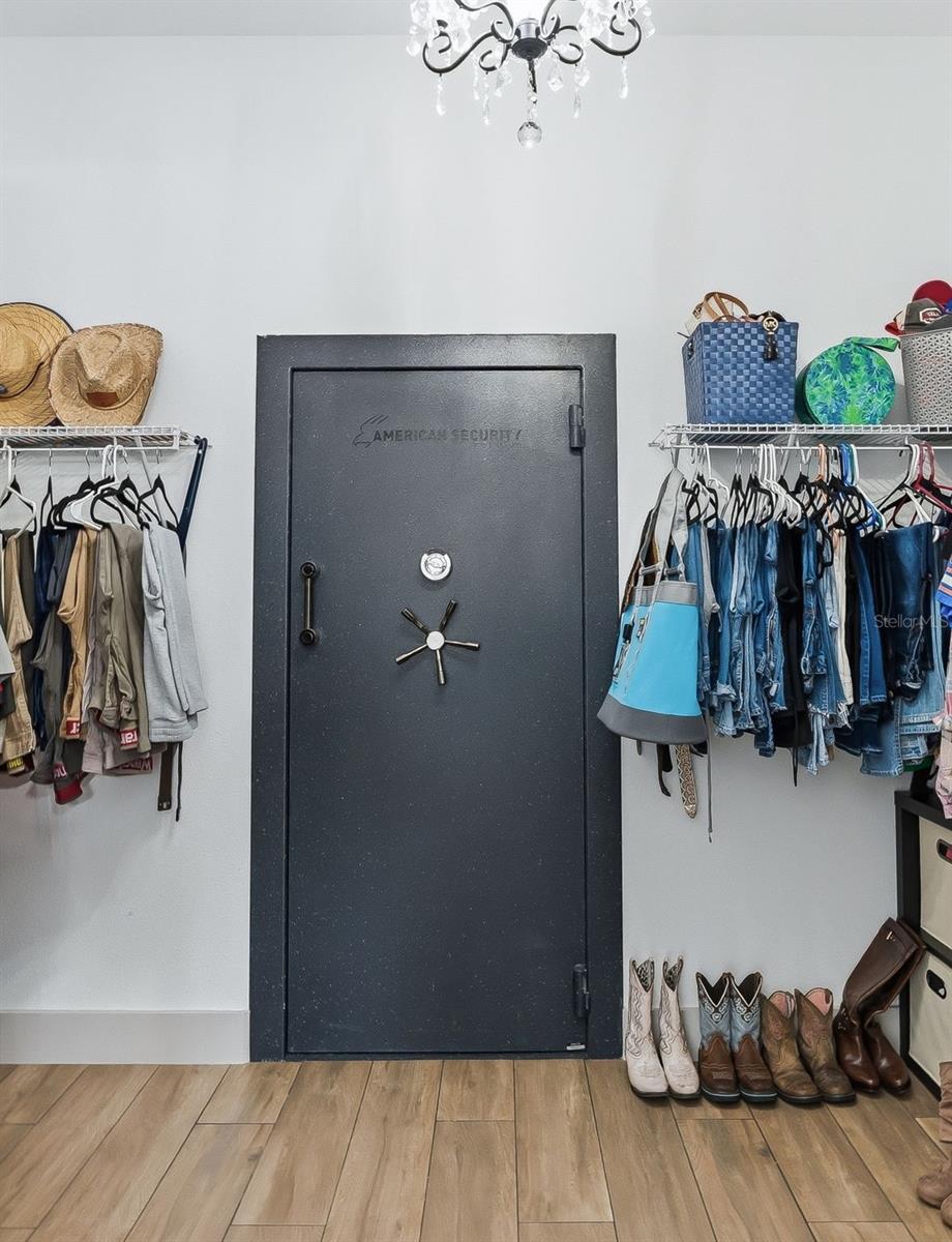 Image 23 of 50 For 7393 83rd Road