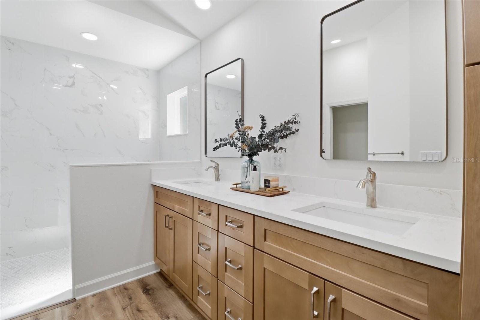 Image 33 of 45 For 9620 Goldenbell Way