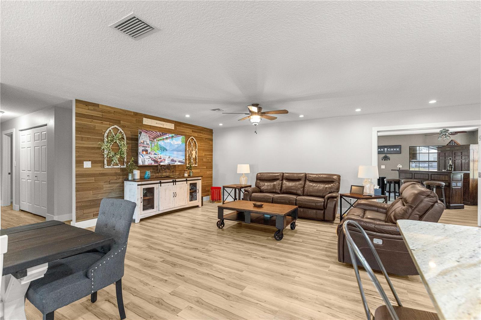 Image 15 of 52 For 2940 49th Street