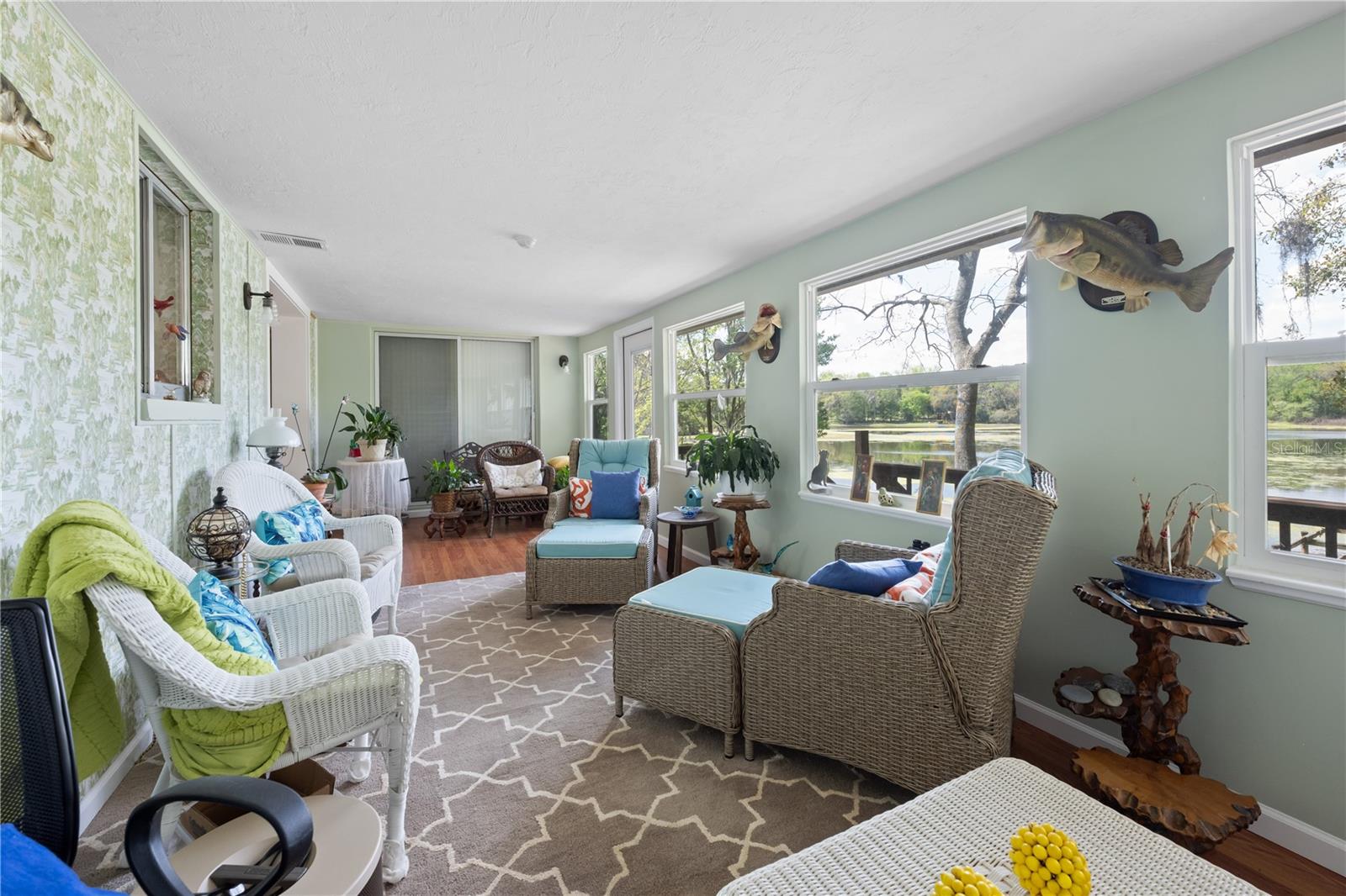 Image 13 of 33 For 2550 31st Street