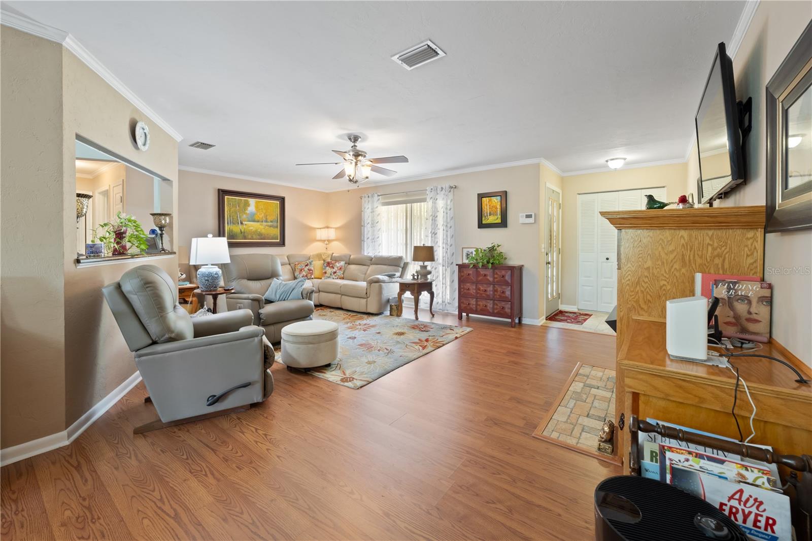 Image 18 of 33 For 2550 31st Street