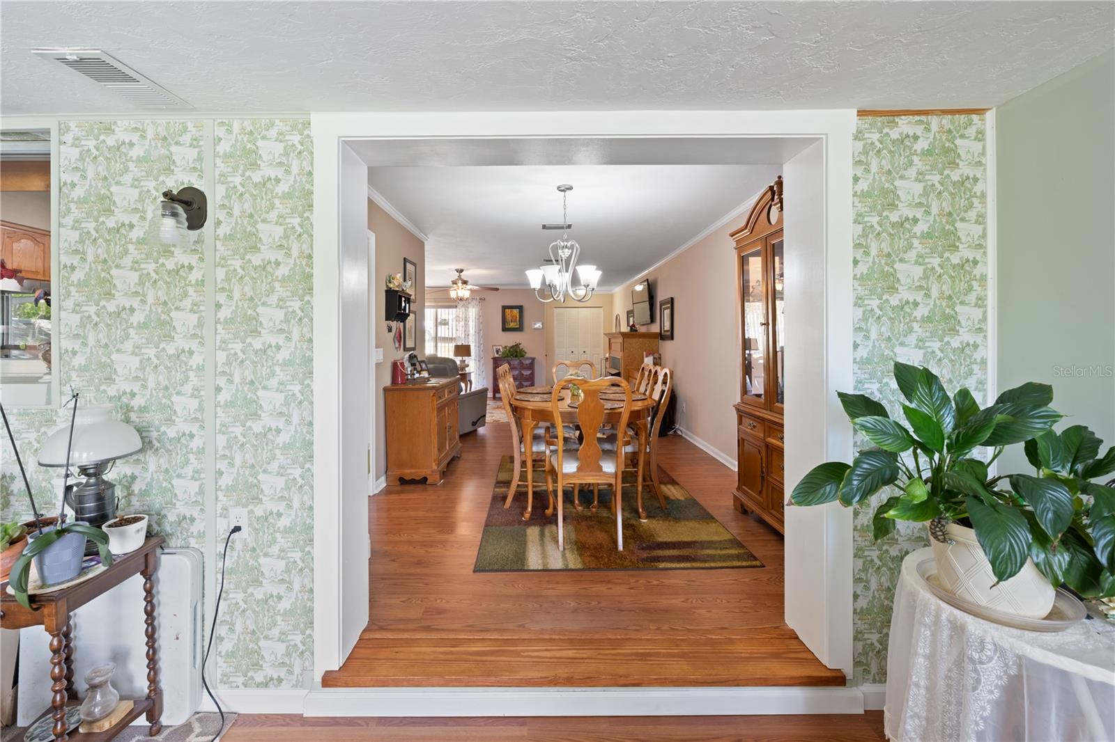 Image 23 of 33 For 2550 31st Street