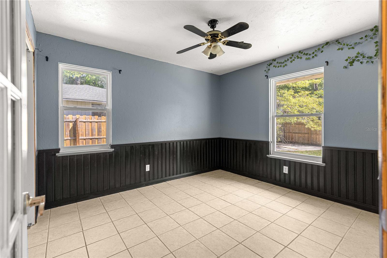 Image 14 of 17 For 3753 18th Court