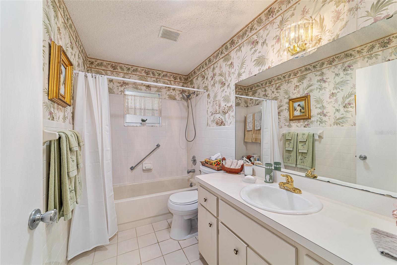 Image 38 of 55 For 8819 91st Place D