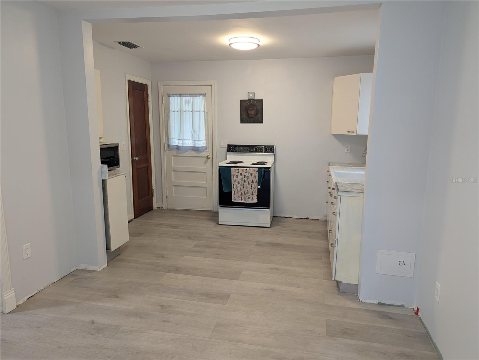 Image 10 of 37 For 1535 8th Street