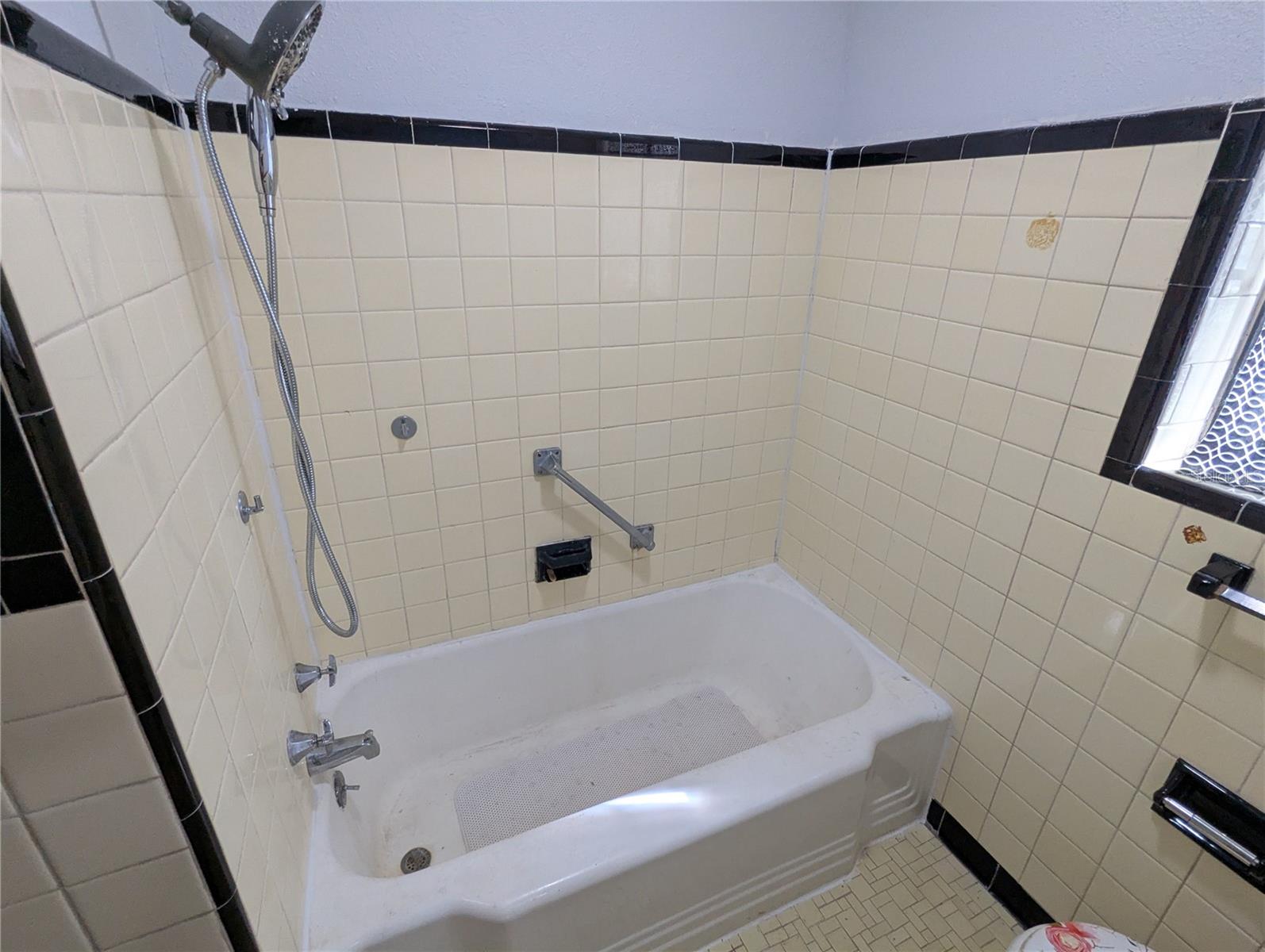 Image 21 of 37 For 1535 8th Street