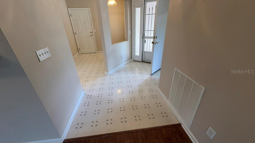 Image 26 of 31 For 5319 18th Street