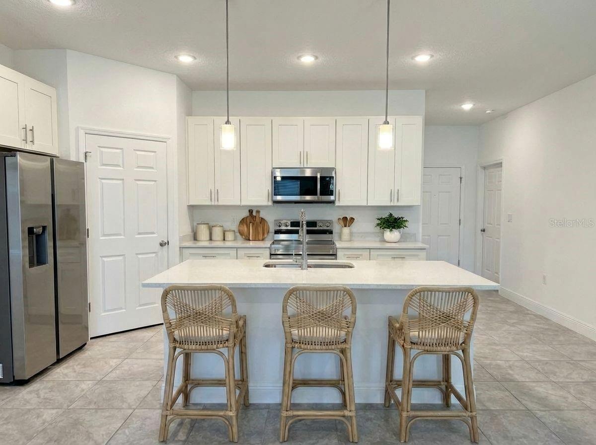 Image 6 of 51 For 2692 161st Loop