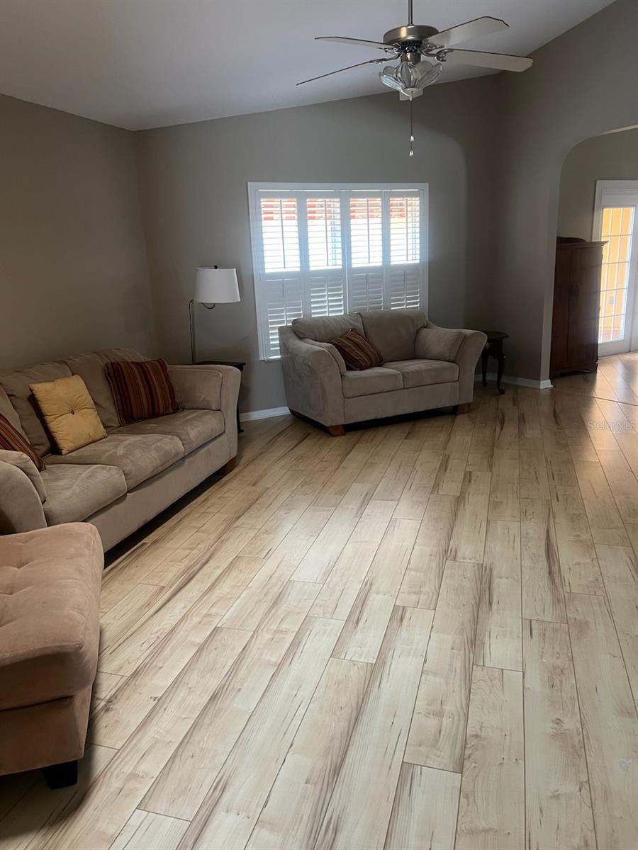 Image 5 of 12 For 17850 125 Circle