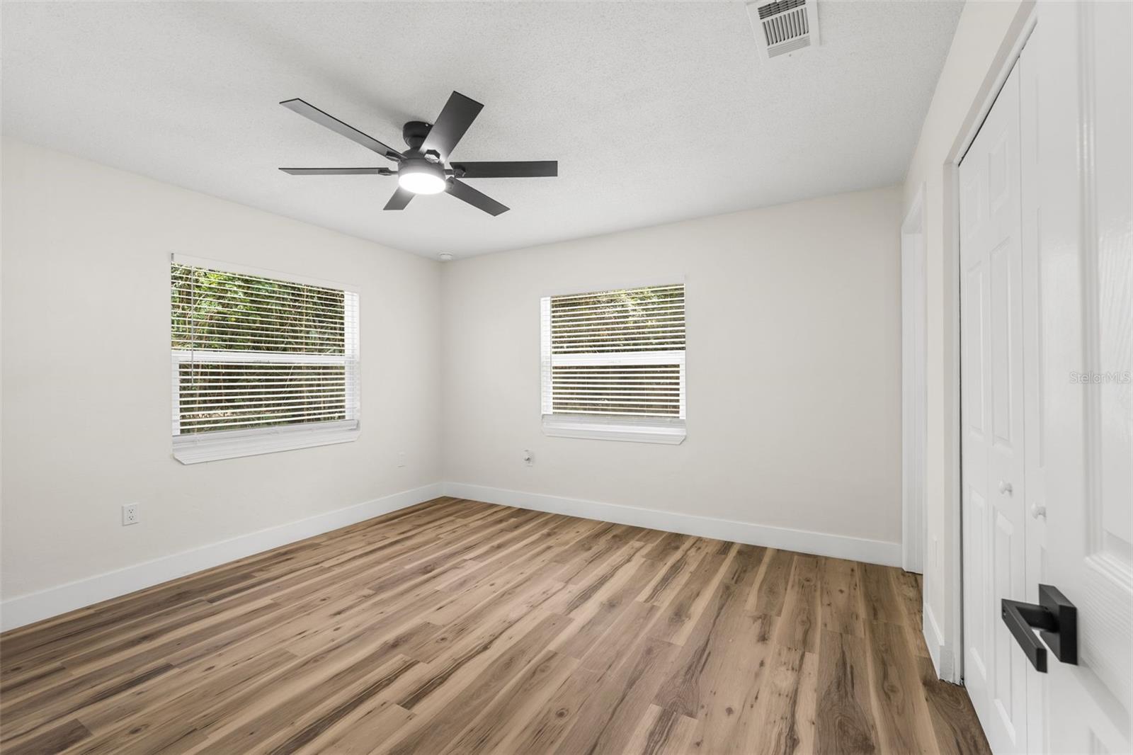 Image 13 of 35 For 1925 42nd Avenue