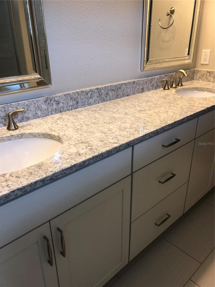 Image 4 of 10 For 9669 63 Rd Loop