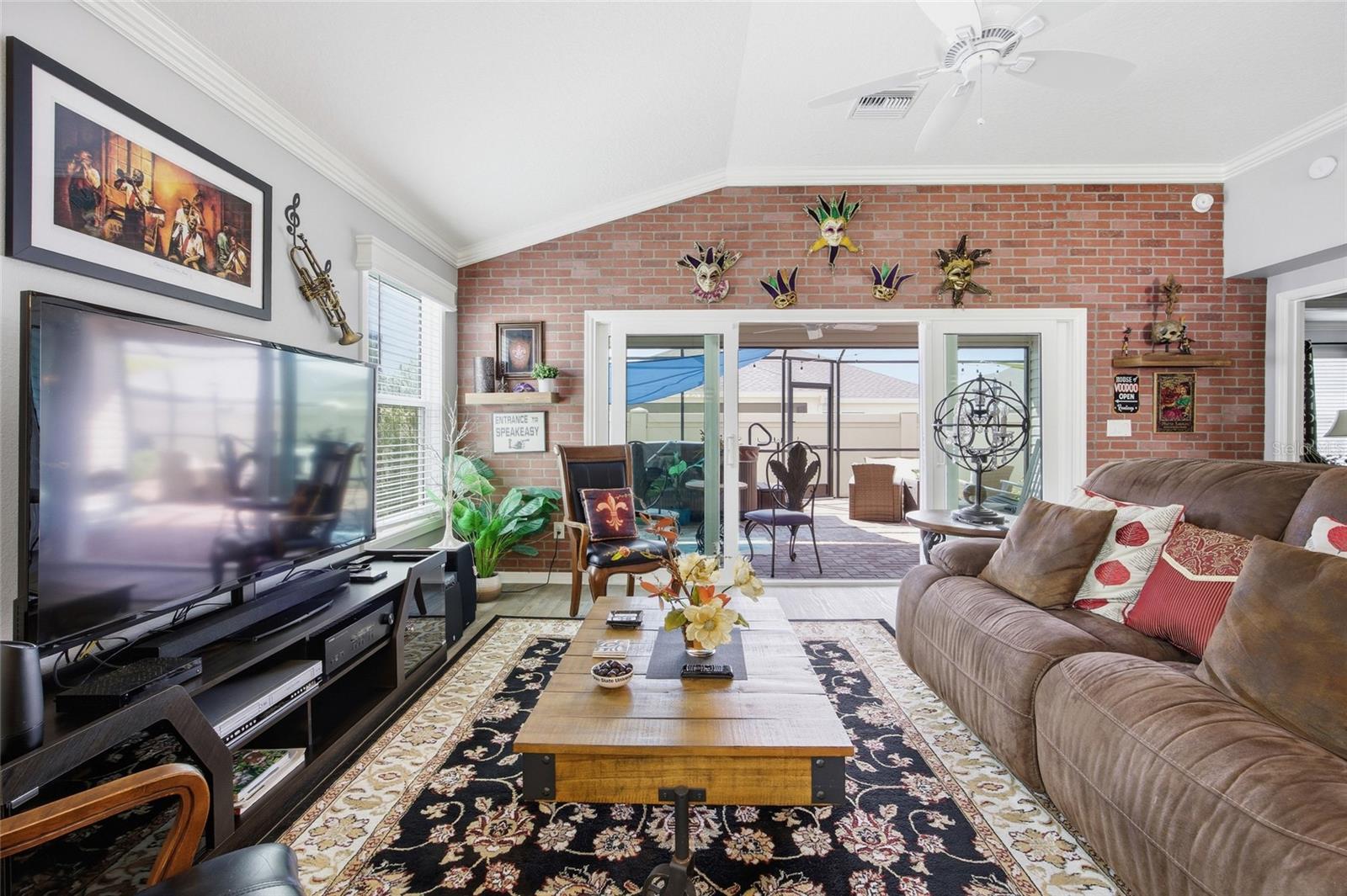 Image 17 of 28 For 2910 Monument Way