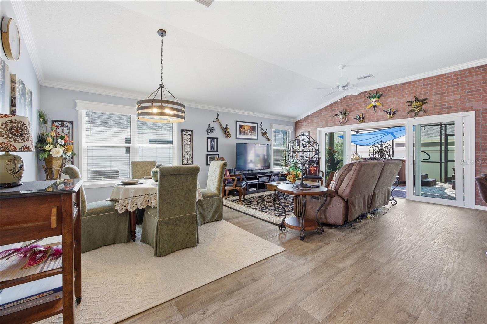 Image 18 of 28 For 2910 Monument Way