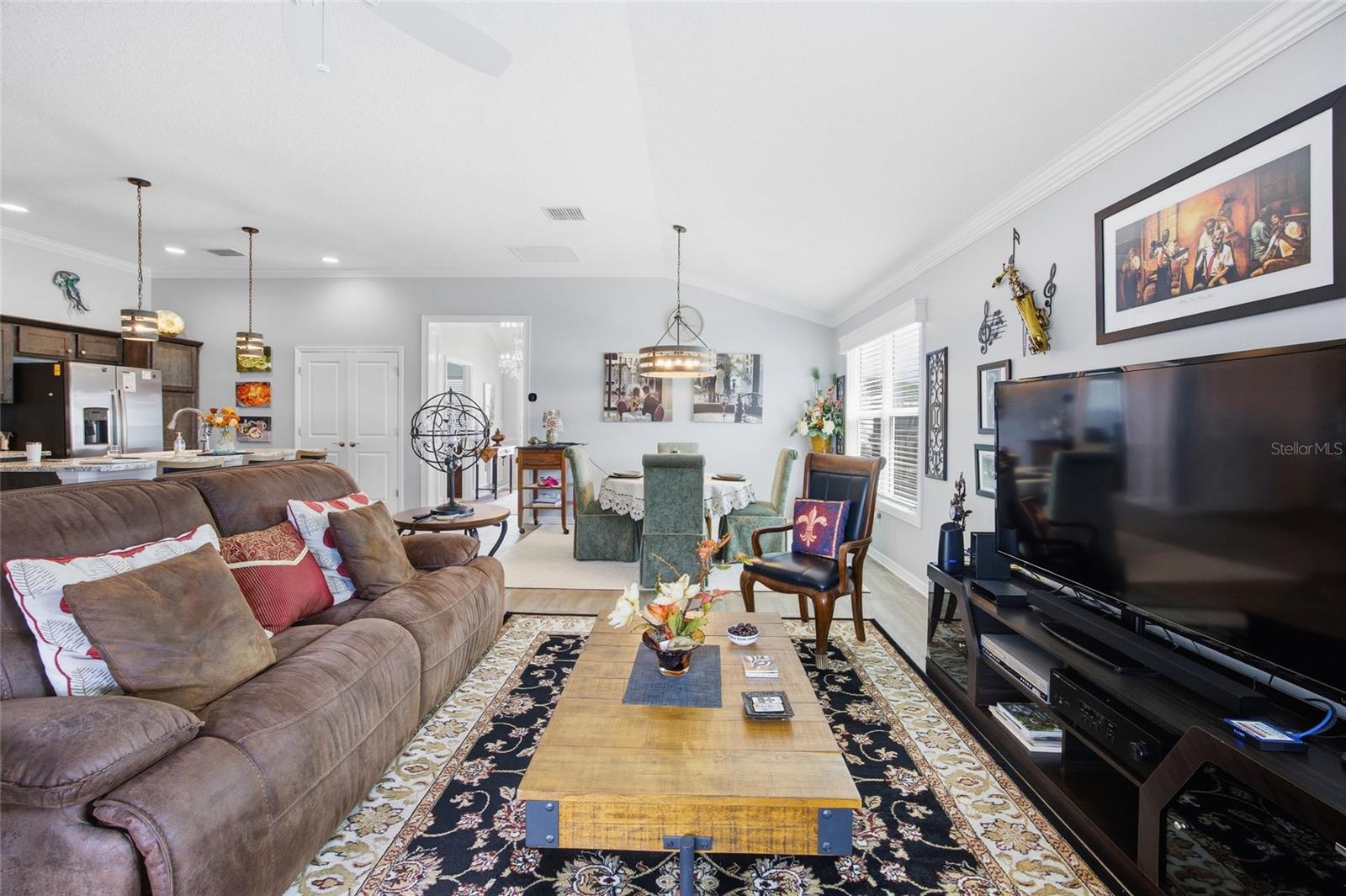 Image 21 of 28 For 2910 Monument Way