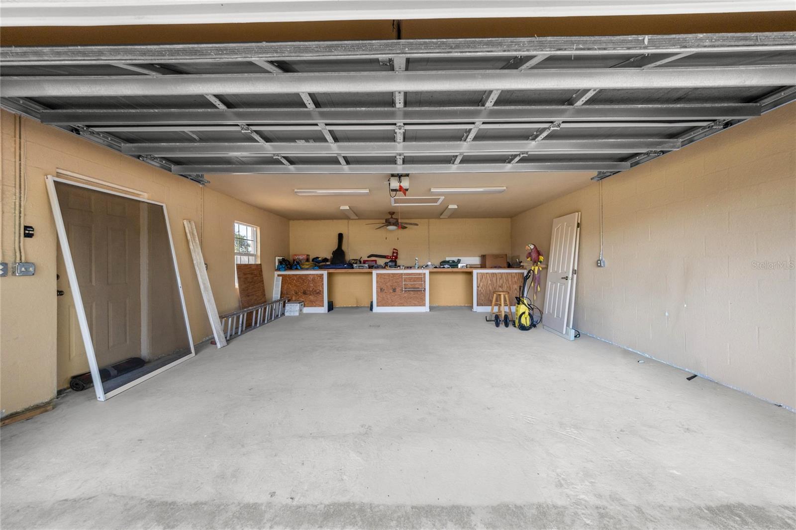 Image 11 of 48 For 5285 103rd Loop