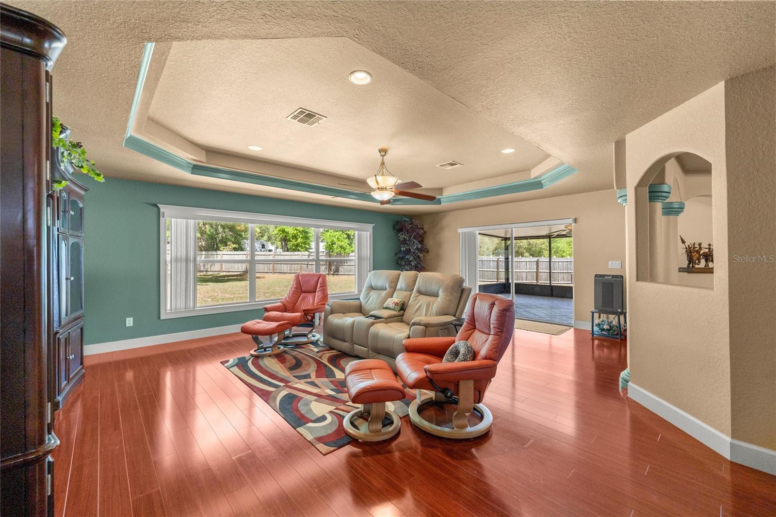 Image 17 of 48 For 5285 103rd Loop