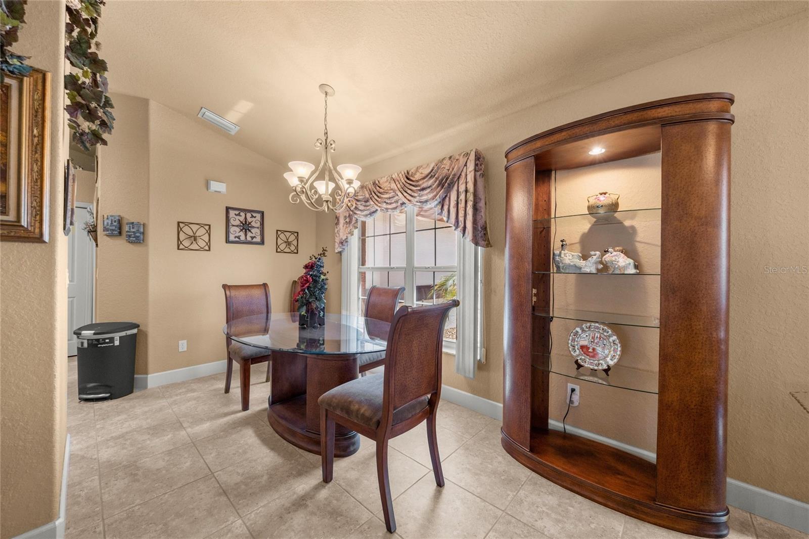 Image 25 of 48 For 5285 103rd Loop