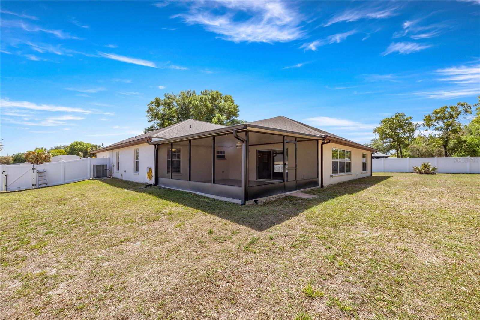 Image 5 of 48 For 5285 103rd Loop