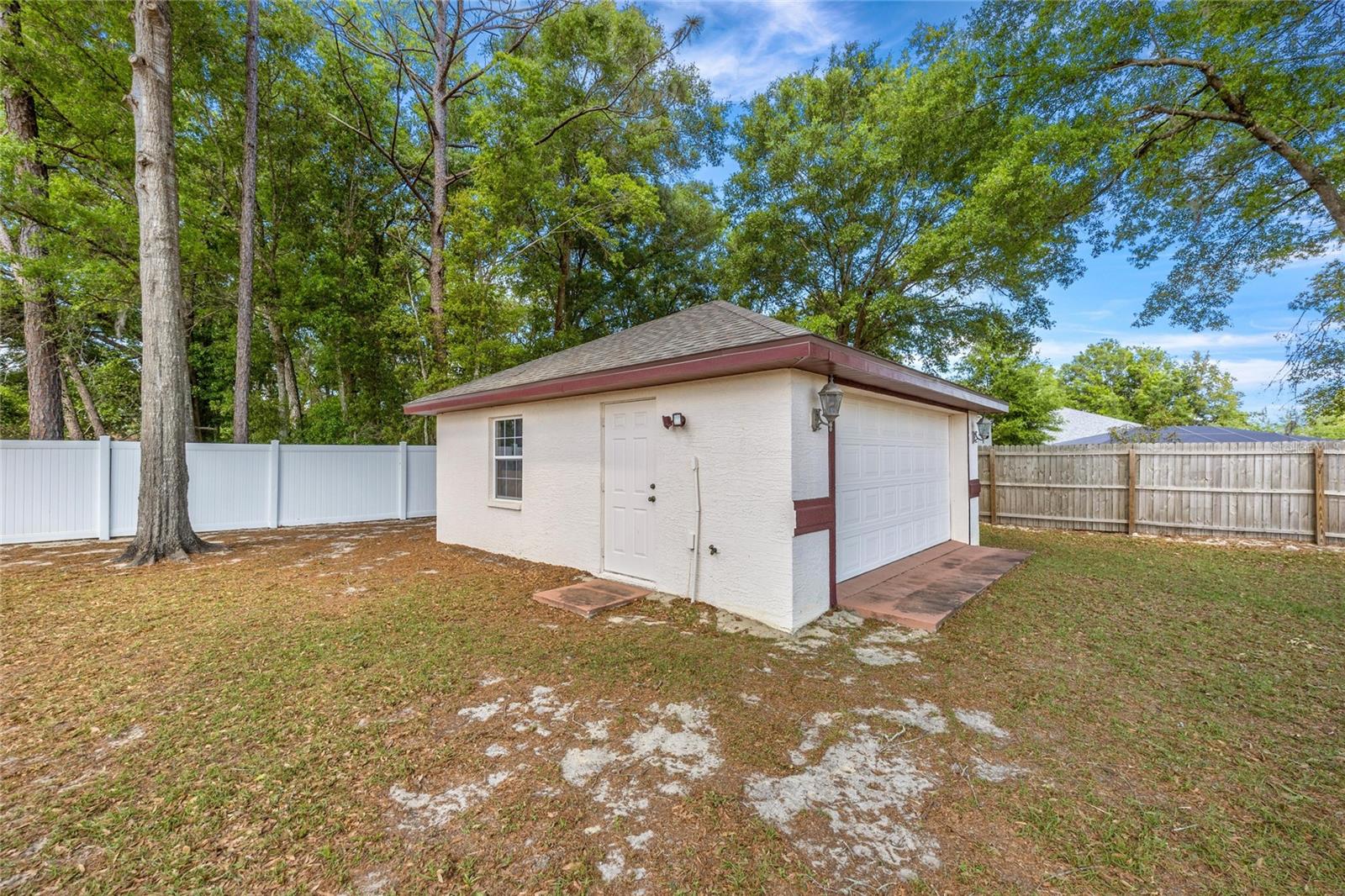 Image 6 of 48 For 5285 103rd Loop