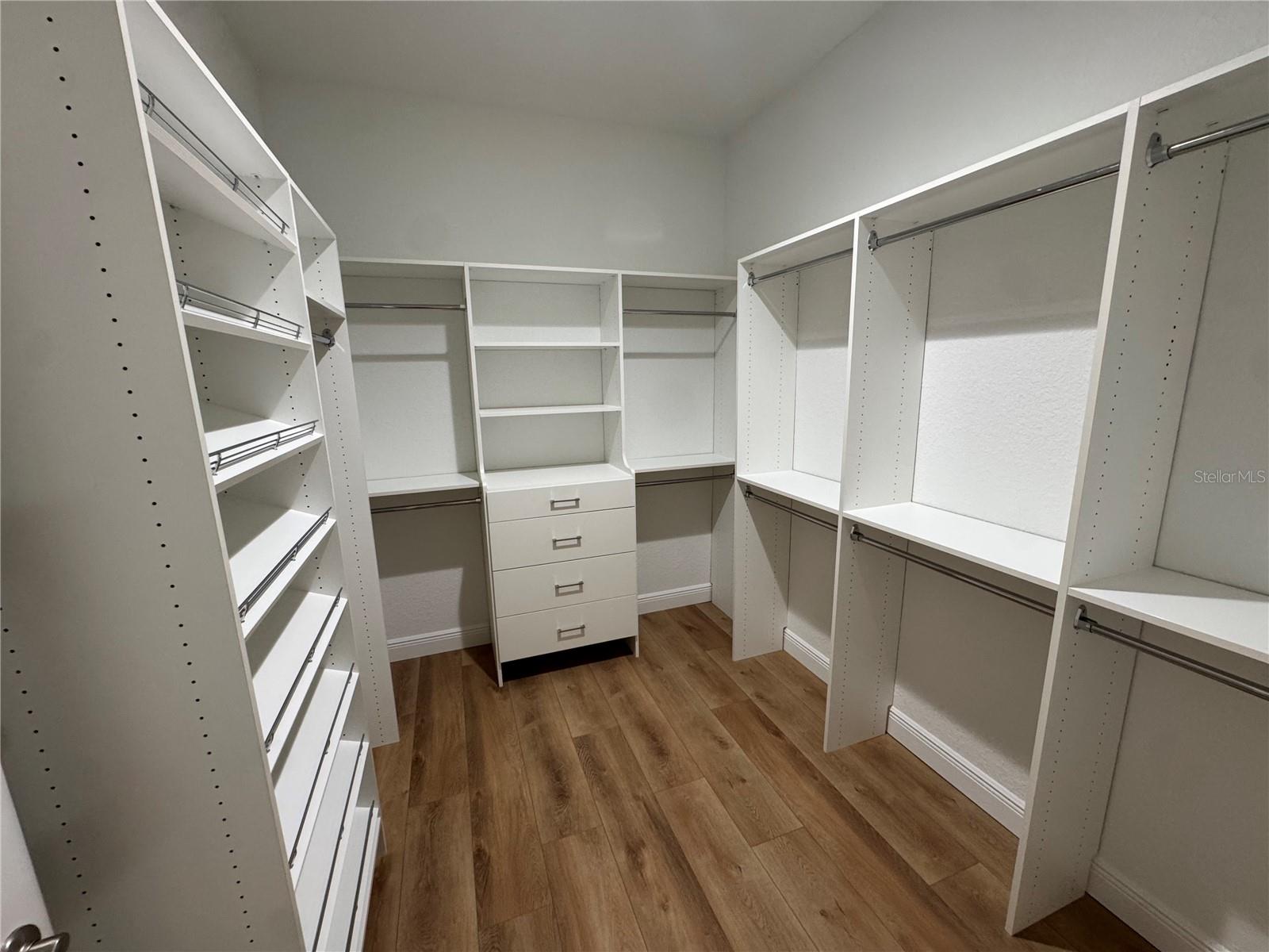 Image 25 of 55 For 9898 38th Avenue