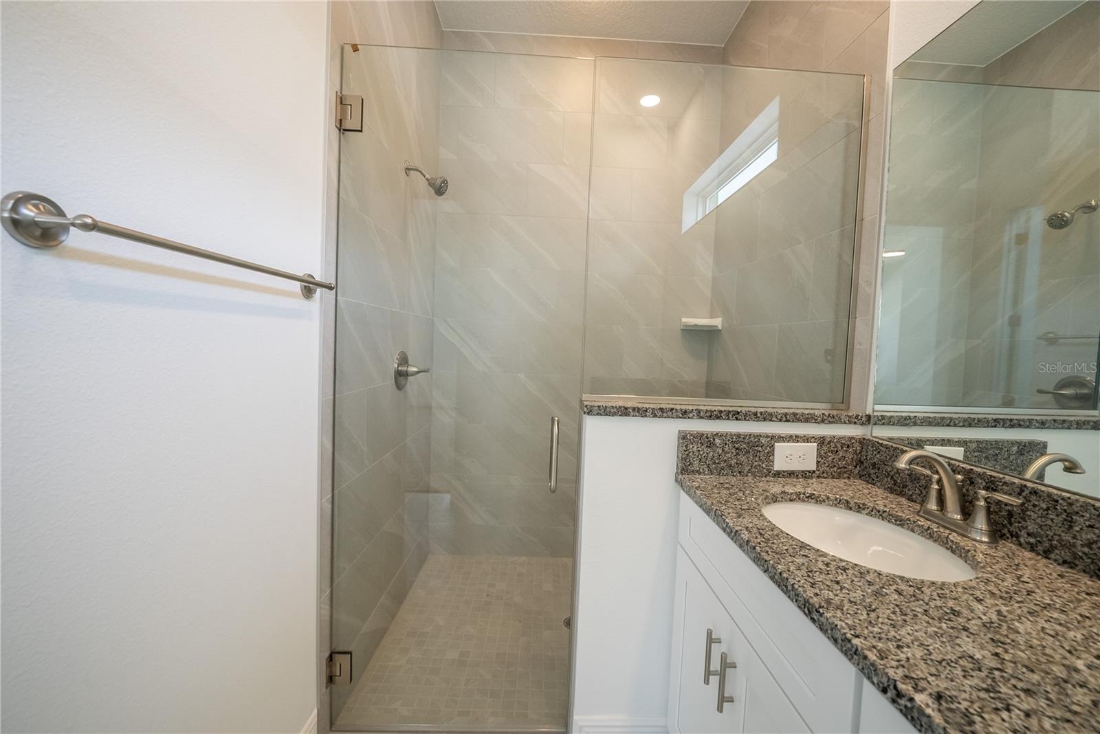 Image 12 of 29 For 4727 25th Loop