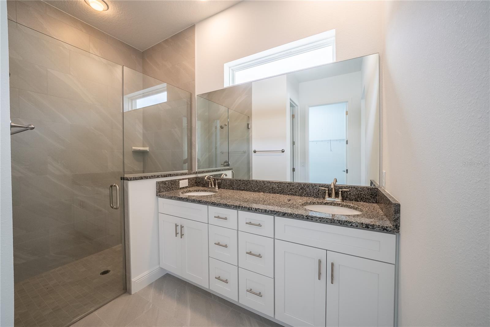 Image 13 of 29 For 4727 25th Loop