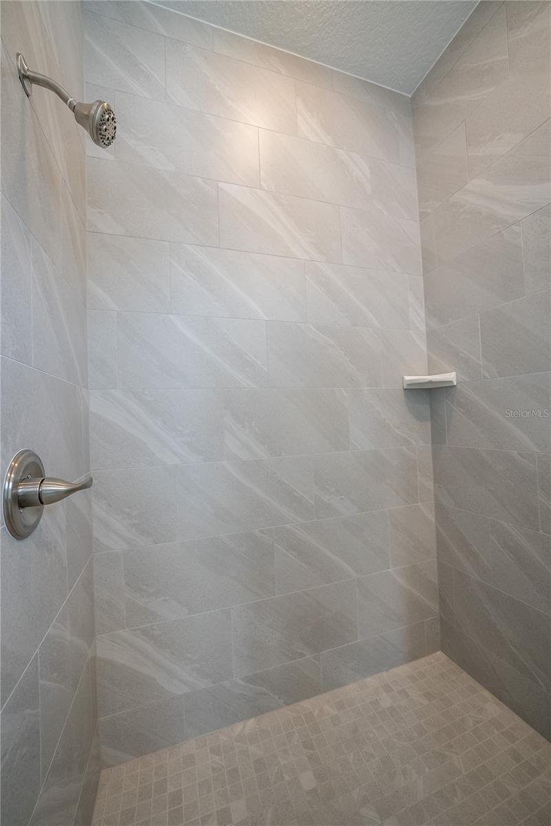 Image 14 of 29 For 4727 25th Loop