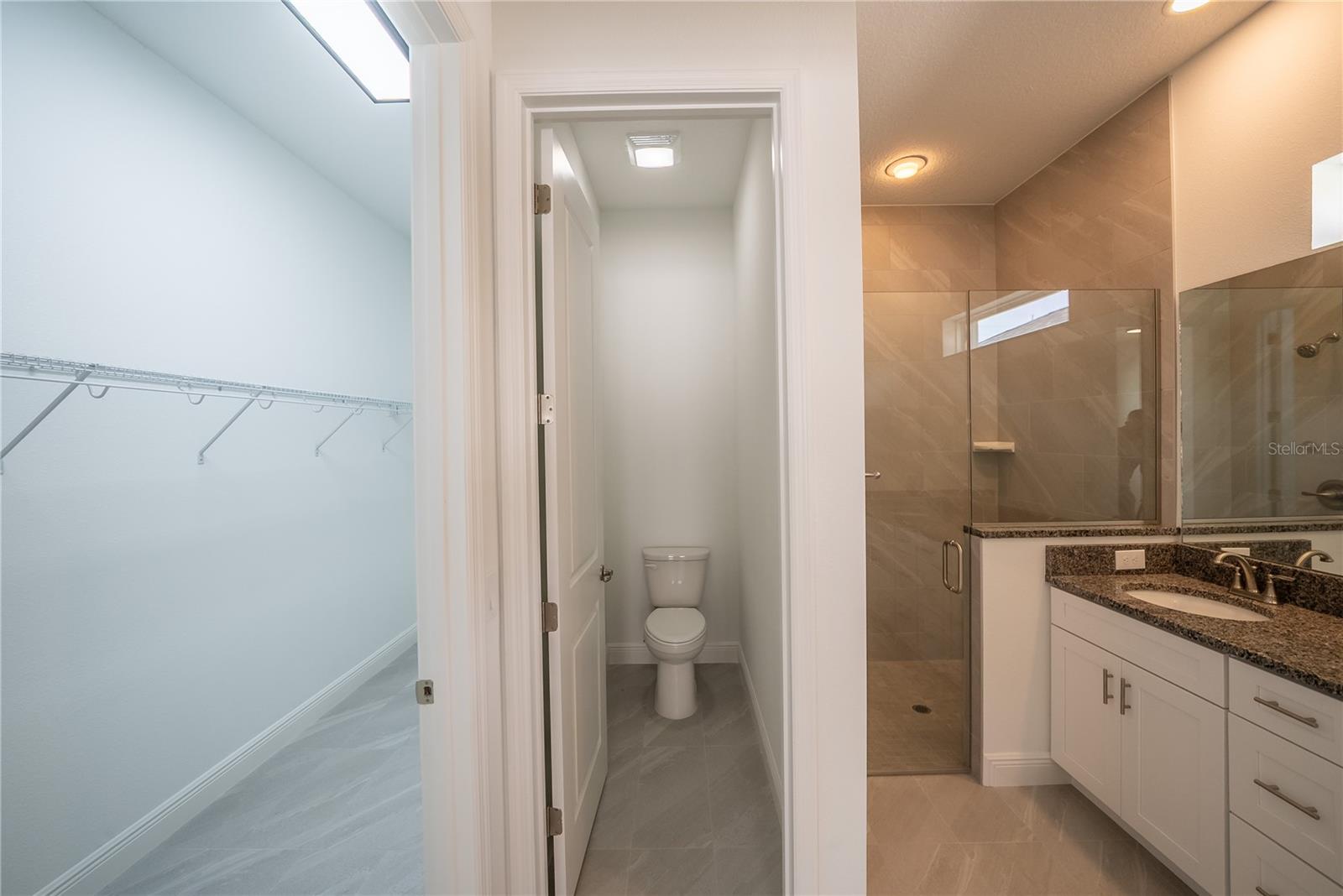 Image 15 of 29 For 4727 25th Loop