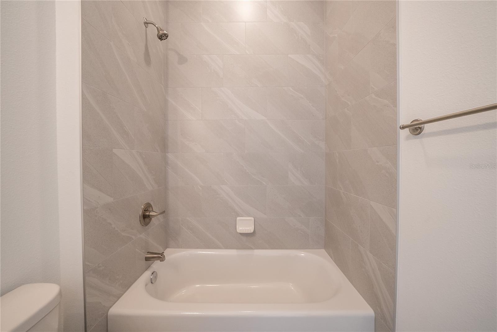 Image 19 of 29 For 4727 25th Loop