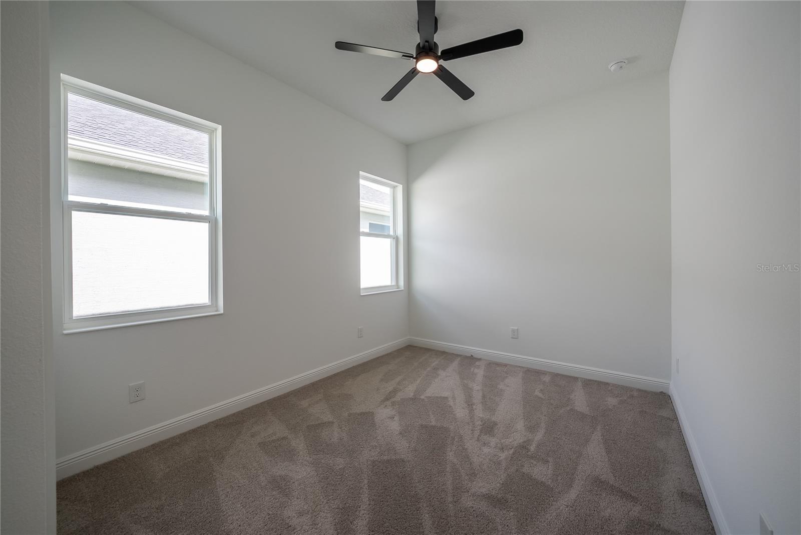 Image 21 of 29 For 4727 25th Loop