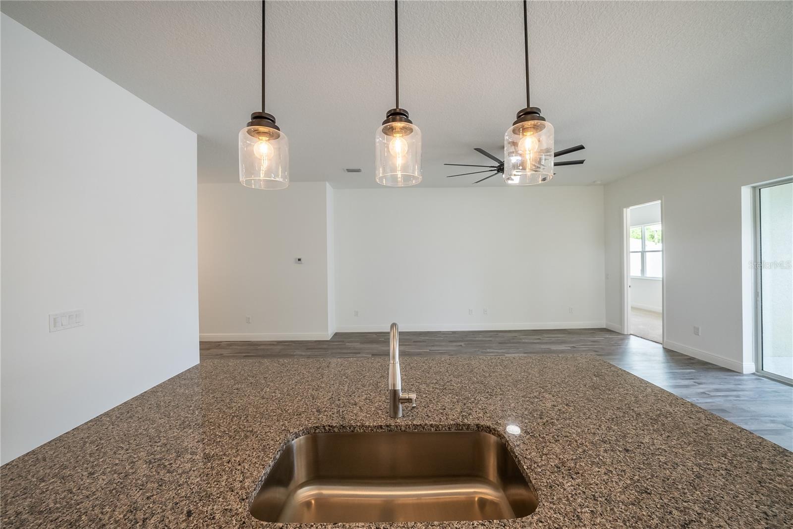 Image 5 of 29 For 4727 25th Loop