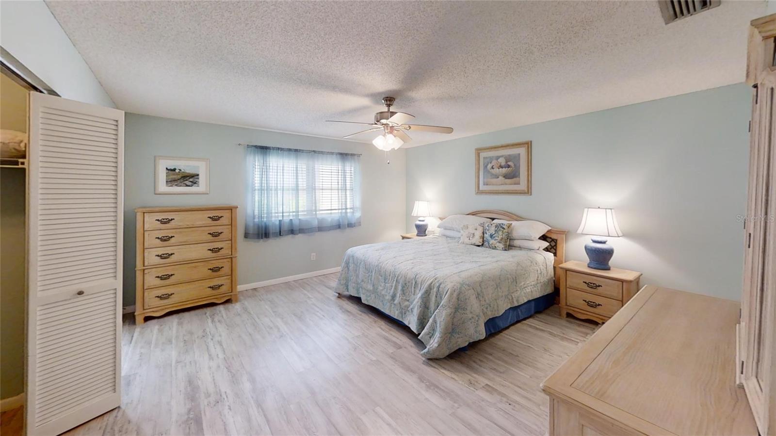 Image 15 of 22 For 8678 95 Street B