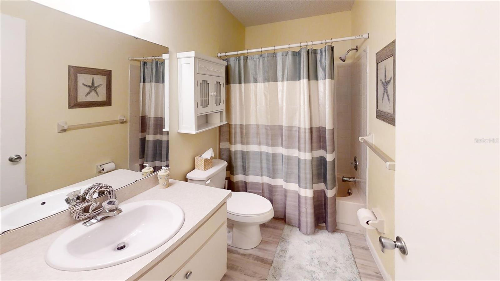 Image 21 of 22 For 8678 95 Street B