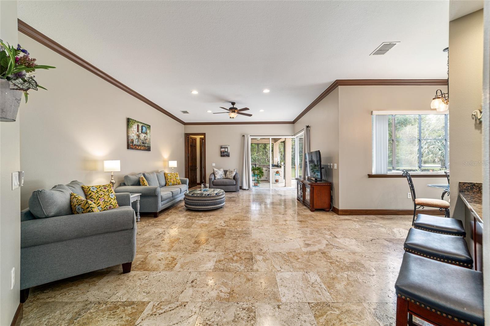 Image 12 of 73 For 678 47th Loop