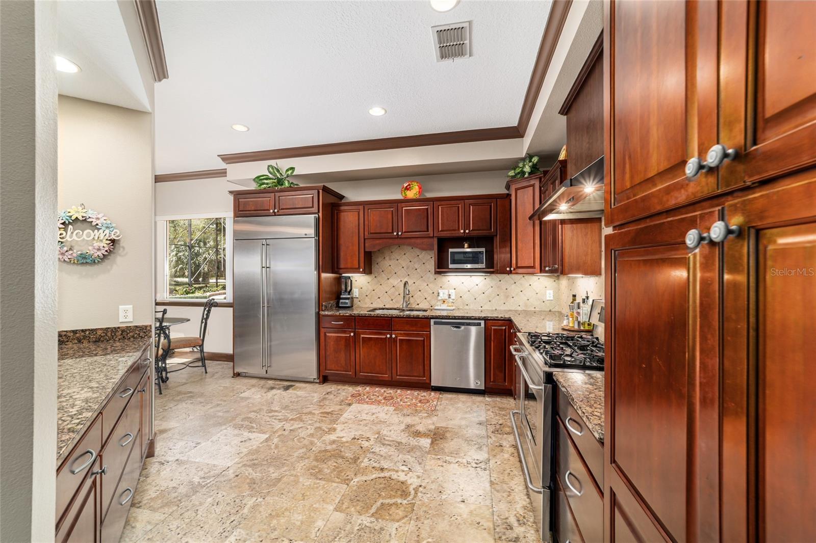 Image 14 of 73 For 678 47th Loop