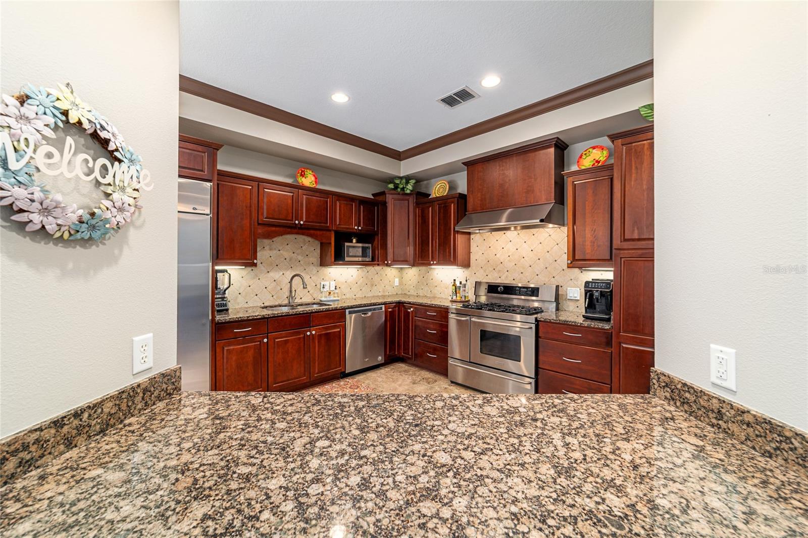 Image 16 of 73 For 678 47th Loop